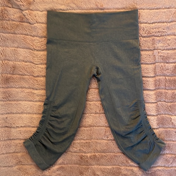 Lululemon 7/8s running leggings 2 pairs - Picture 3 of 5